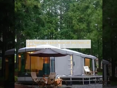 منزل كبسولة فضائية فولاذية بوزن 8 أطنان مع ألواح شمسية وإضاءة LED