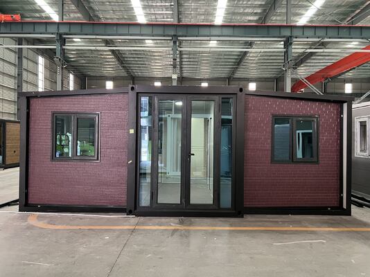 حاوية قابلة للطي والتكديس بطول 20 قدمًا مع عمر افتراضي يزيد عن 30 عامًا وعزل حراري وصوتي للمنازل الصغيرة الجاهزة