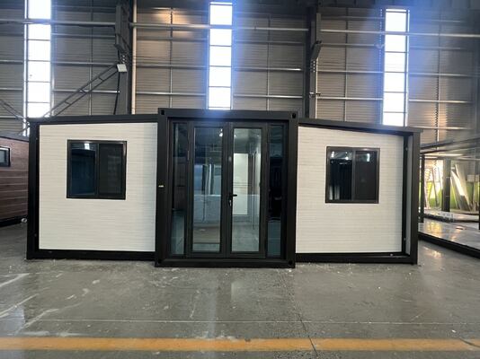 حاوية قابلة للطي تبلغ 20 قدمًا مع إطار رئيسي معدني بالكامل ، لوحات ساندوتش EPS 75 مم ، وأداء زلزالي مستوى 8 لمنزل الحاوية القابل للتوسع